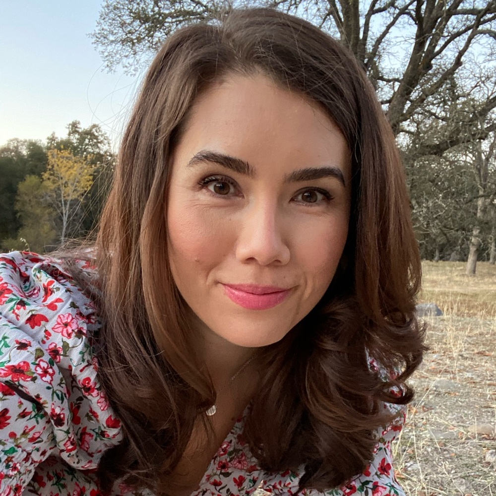 Meet your Posher, Lara